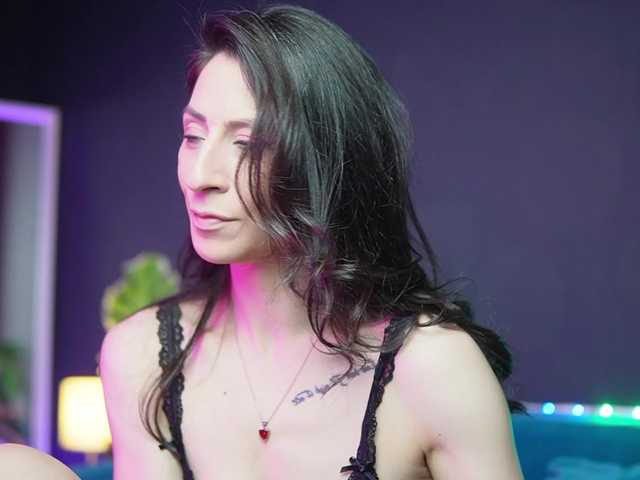 le modèle RubyRya est en webcam porno dans un show sur le site bongacams, il possède les tags suivants: White/Caucasian,Brunette,Shaved