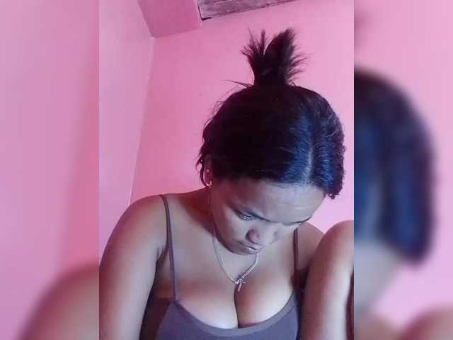 Vaninah's BongaCams show and profile