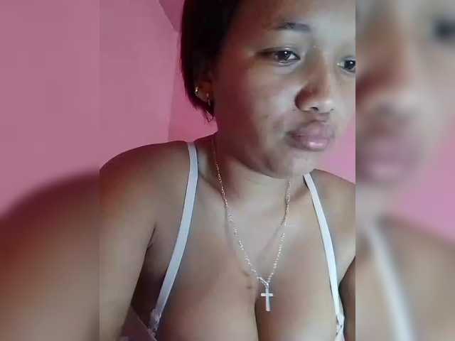 Vaninah's BongaCams show and profile