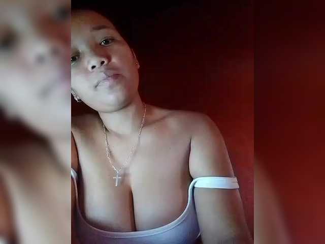 Vaninah's BongaCams show and profile