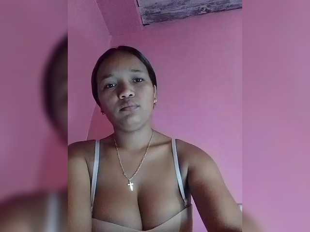 Vaninah's BongaCams show and profile