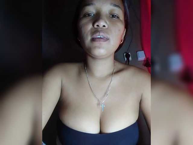 Vaninah's BongaCams show and profile