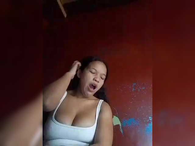 Vaninah's BongaCams show and profile