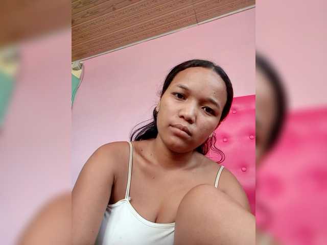 Vaninah's BongaCams show and profile