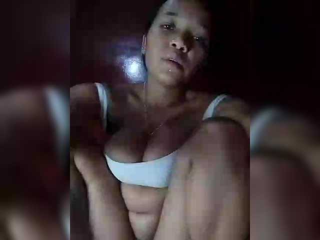 Vaninah's BongaCams show and profile