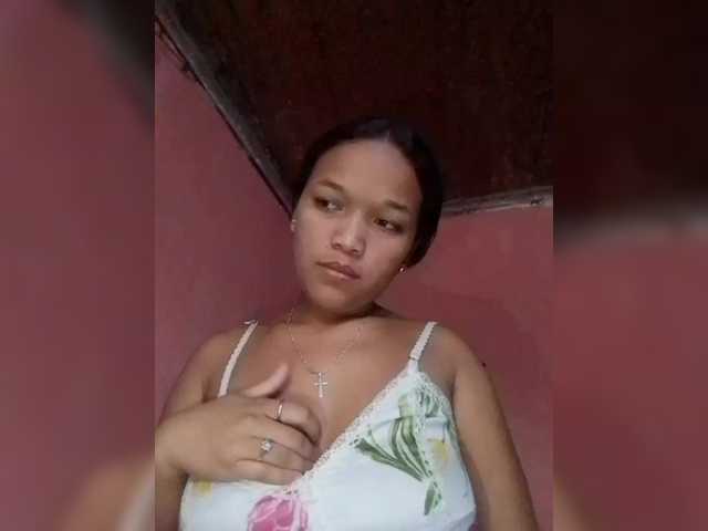 Vaninah's BongaCams show and profile