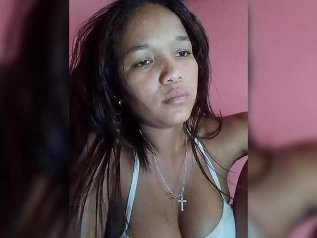 Vaninah's BongaCams show and profile