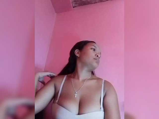 Vaninah's BongaCams show and profile