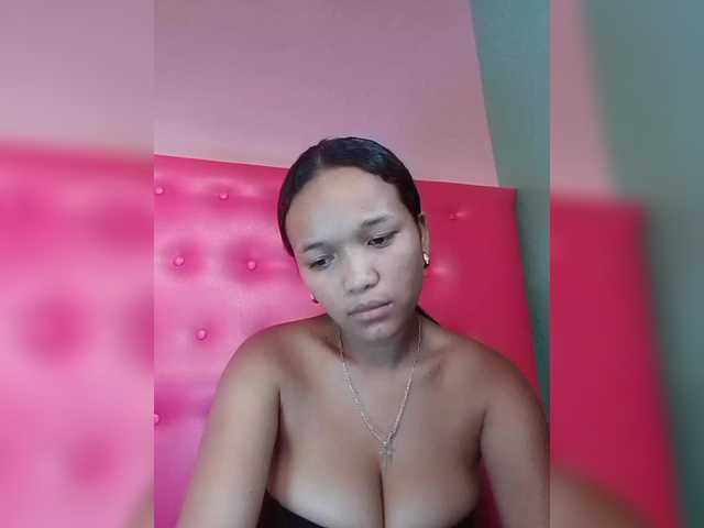 Vaninah's BongaCams show and profile