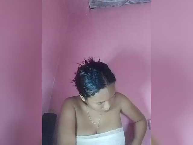 Vaninah Live Cam on BongaCams