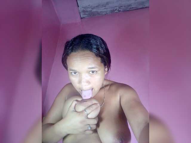 Vaninah's BongaCams show and profile