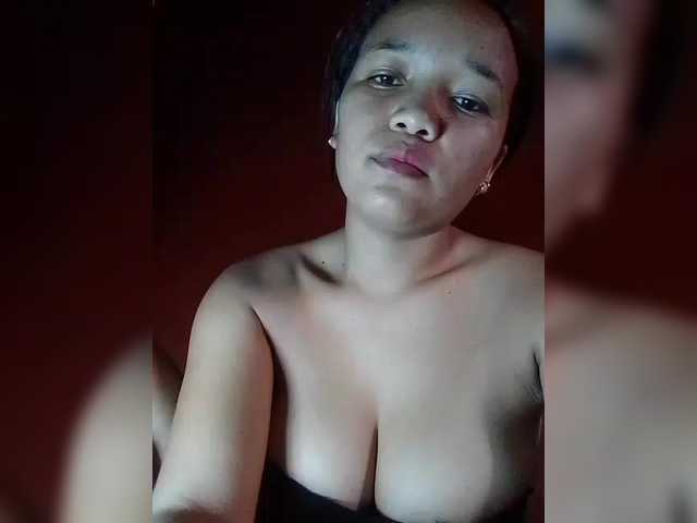 Vaninah's BongaCams show and profile