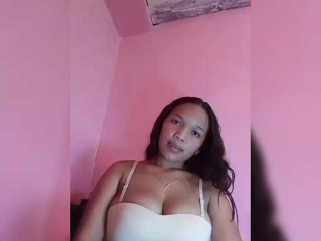 Vaninah's BongaCams show and profile