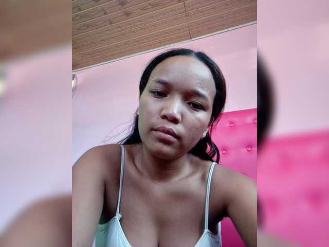 Vaninah's BongaCams show and profile