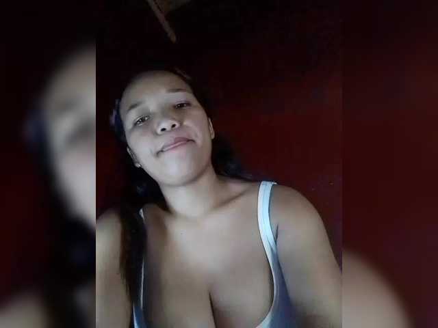 Vaninah's BongaCams show and profile