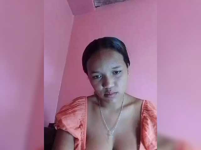 Vaninah's BongaCams show and profile