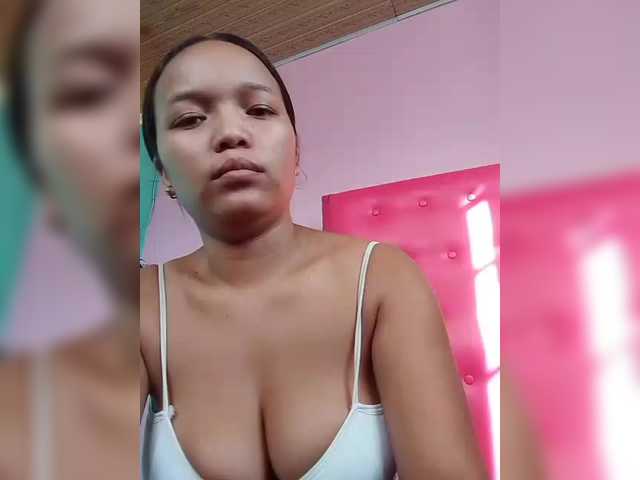 Vaninah's BongaCams show and profile