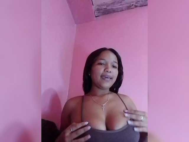 Vaninah's BongaCams show and profile