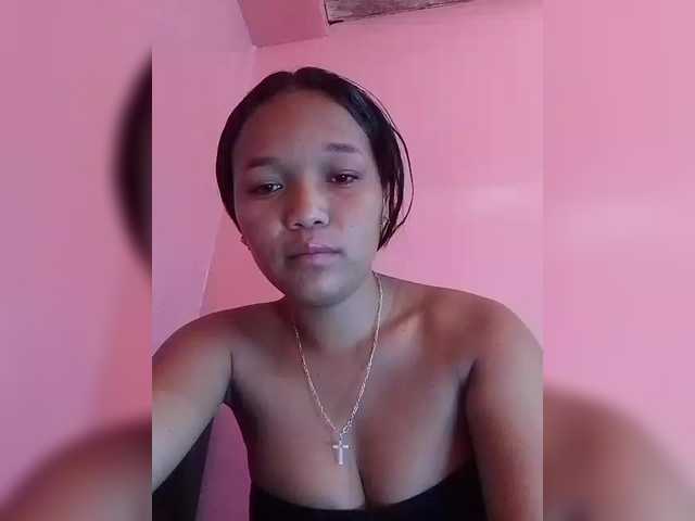 Vaninah's BongaCams show and profile