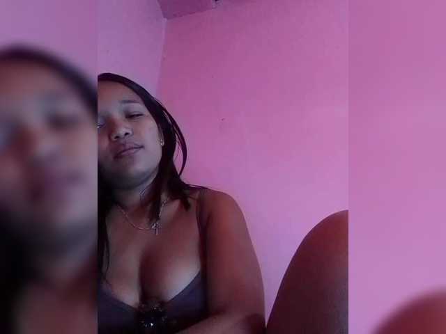 Vaninah's BongaCams show and profile