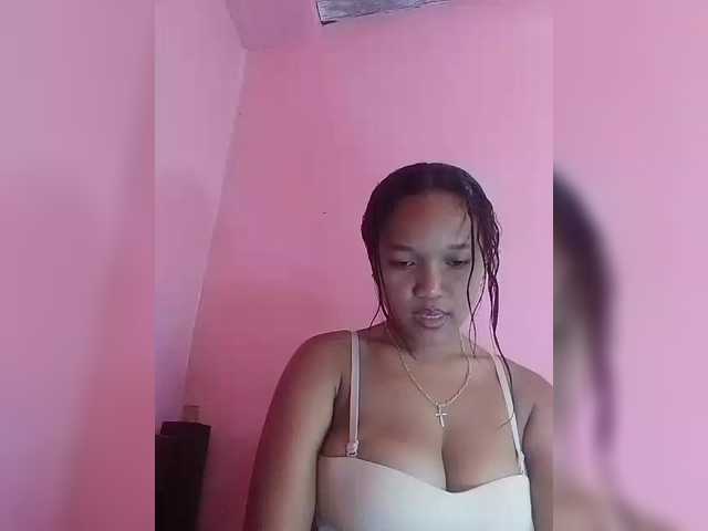 Vaninah's BongaCams show and profile