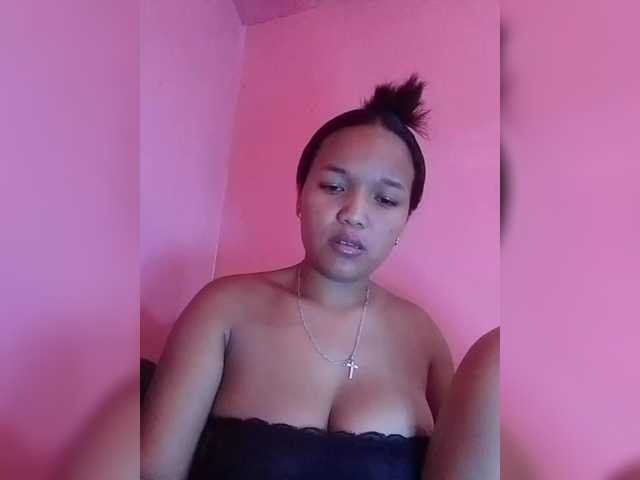 Vaninah's BongaCams show and profile