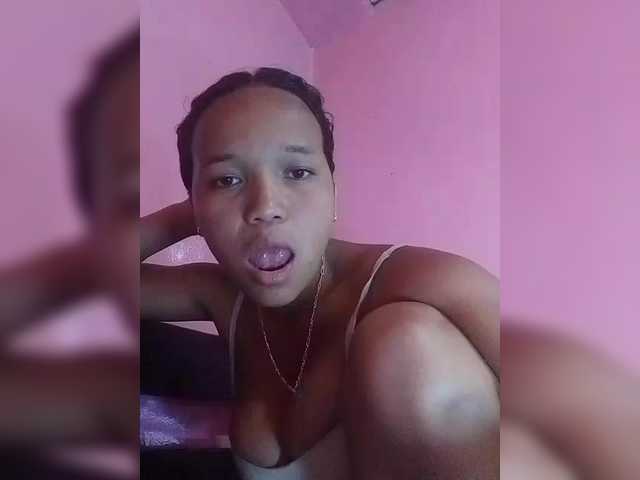 Vaninah's BongaCams show and profile