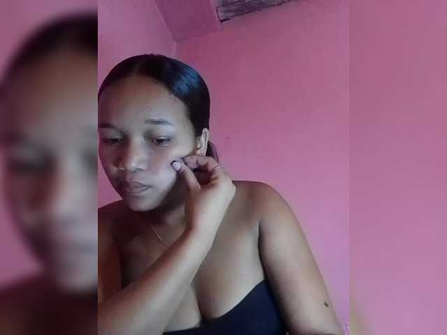 Vaninah's BongaCams show and profile