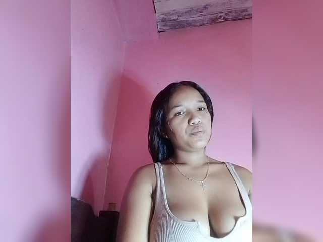 Vaninah's BongaCams show and profile