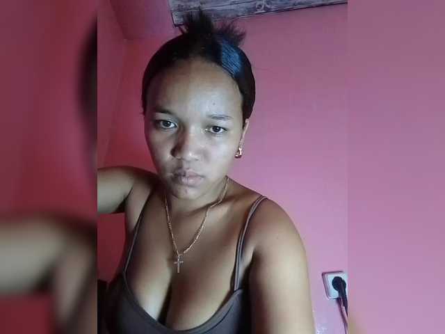 Vaninah's BongaCams show and profile