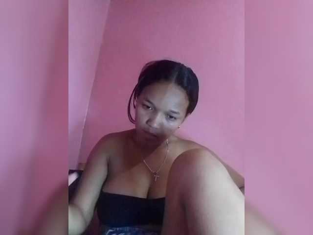 Vaninah's BongaCams show and profile