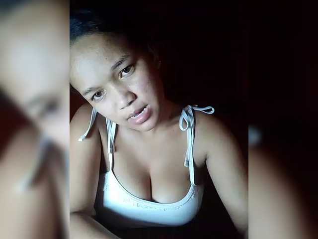 Vaninah's BongaCams show and profile