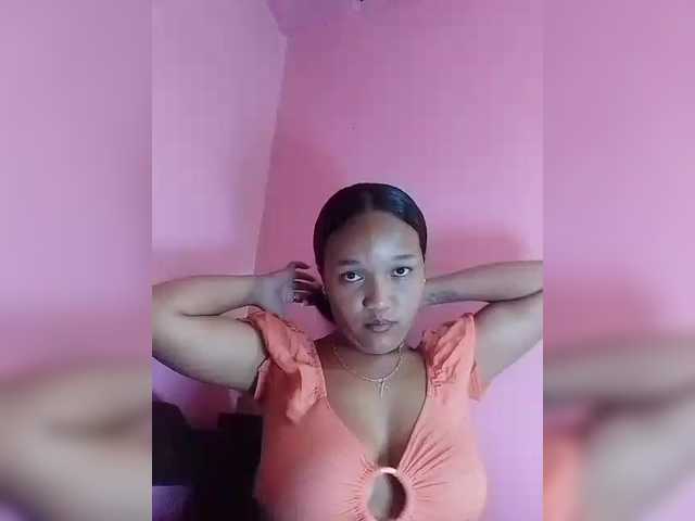 Vaninah's BongaCams show and profile