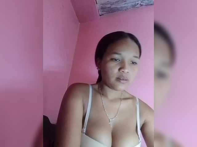 Vaninah's BongaCams show and profile