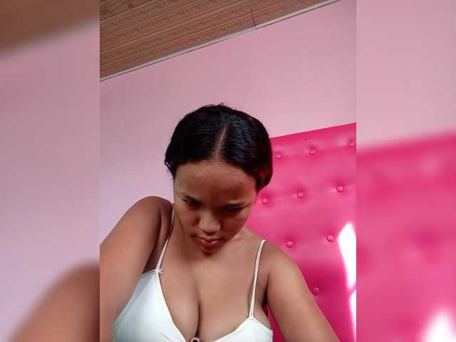 Vaninah's BongaCams show and profile