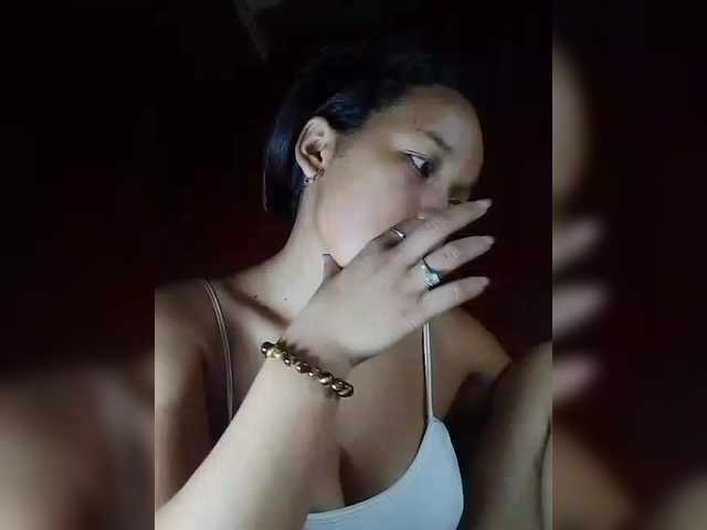 Vaninah's BongaCams show and profile