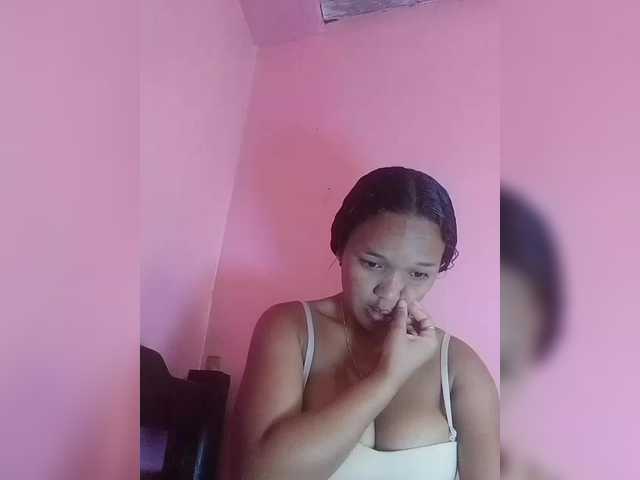 Vaninah's BongaCams show and profile