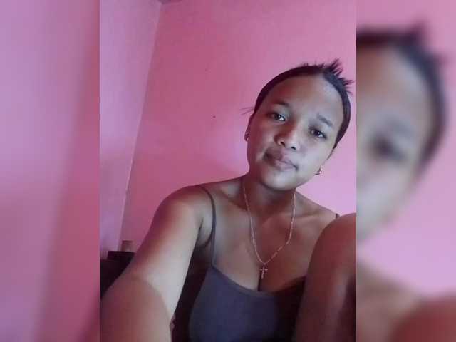 Vaninah's BongaCams show and profile