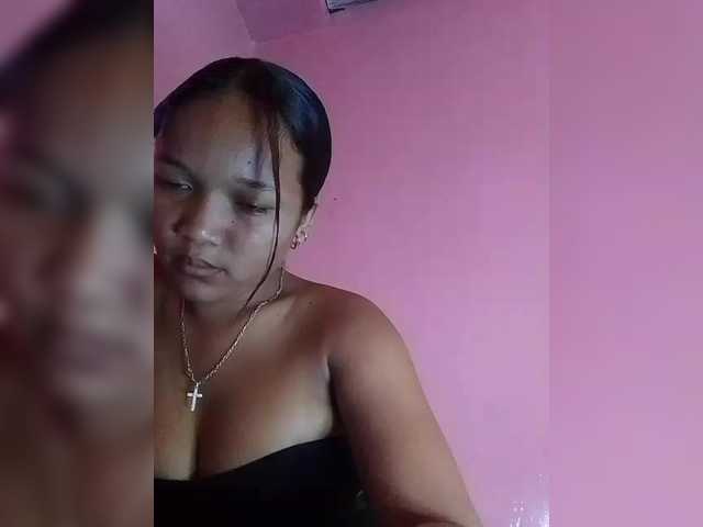 Vaninah's BongaCams show and profile