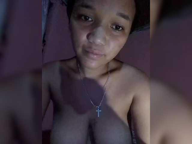 Vaninah's BongaCams show and profile