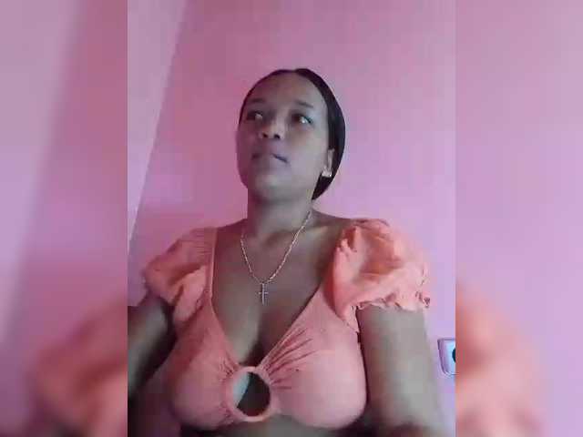 Vaninah's BongaCams show and profile