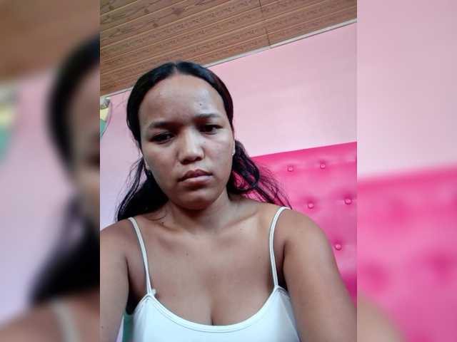 Vaninah's BongaCams show and profile