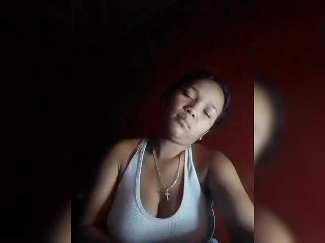 Vaninah, une amatrice française avec qui discuter et avoir du sexe