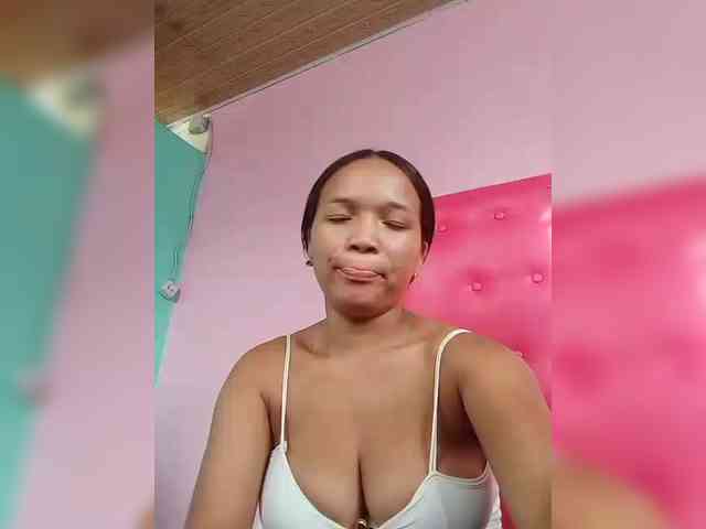 Vaninah Live Webcam on BongaCams