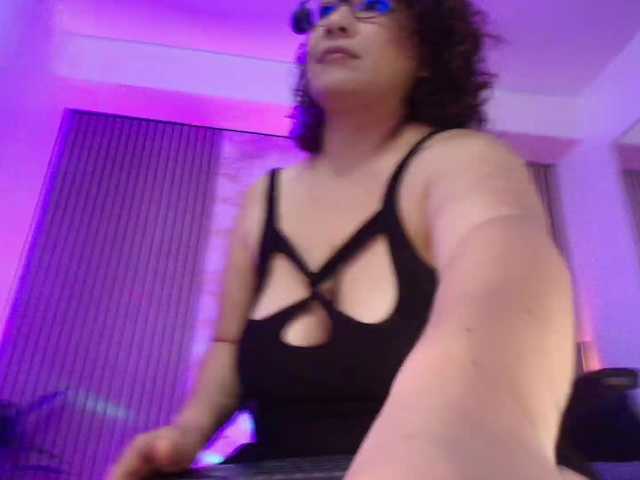 juliramirez2's BongaCams show and profile