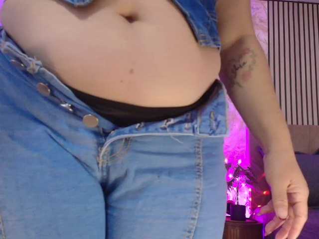 juliramirez2's BongaCams show and profile