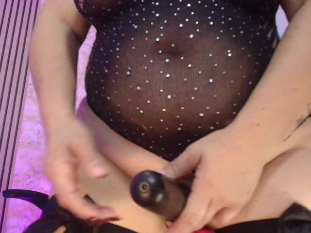 juliramirez2's BongaCams show and profile