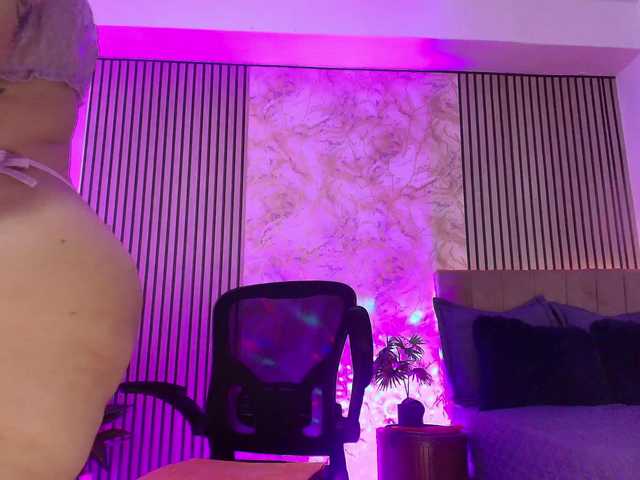 juliramirez2's BongaCams show and profile