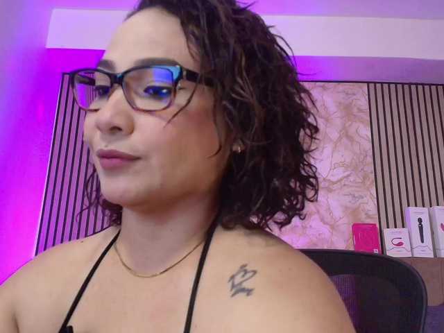 juliramirez2's BongaCams show and profile
