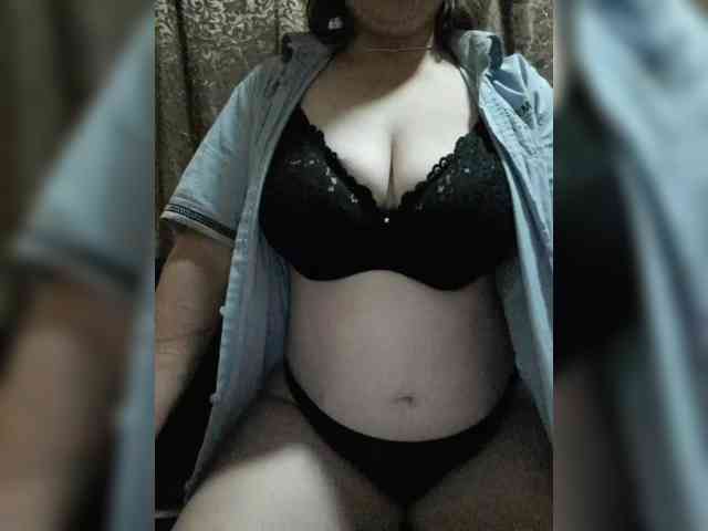 Iriska2025 Live Webcam on BongaCams
